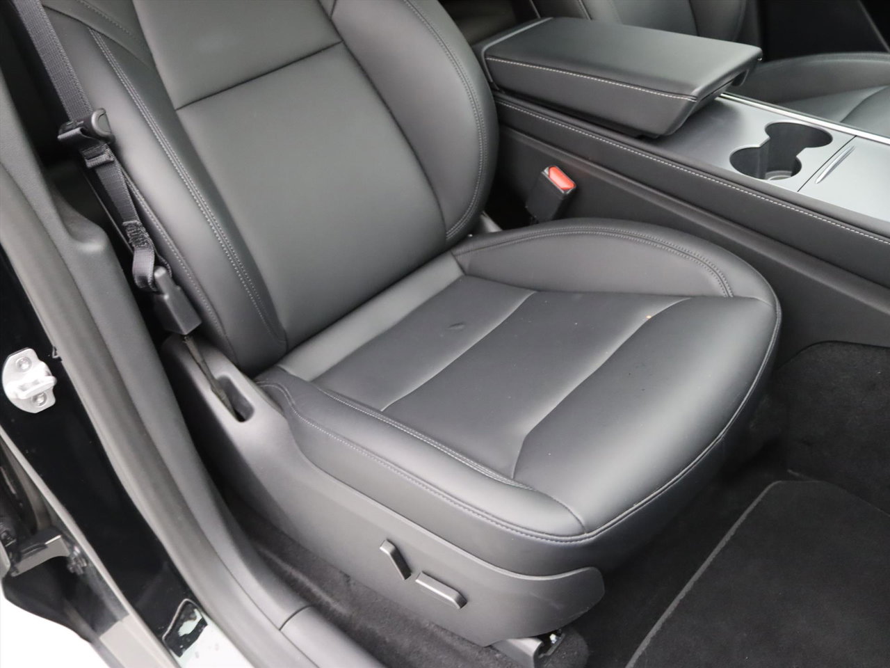 Tesla Model Y Long Range AWD 75kWh 351pk 96% SoH [ AMD RYZEN+AUTOPILOT+19 INCH+PREMIUM AUDIO ] 19