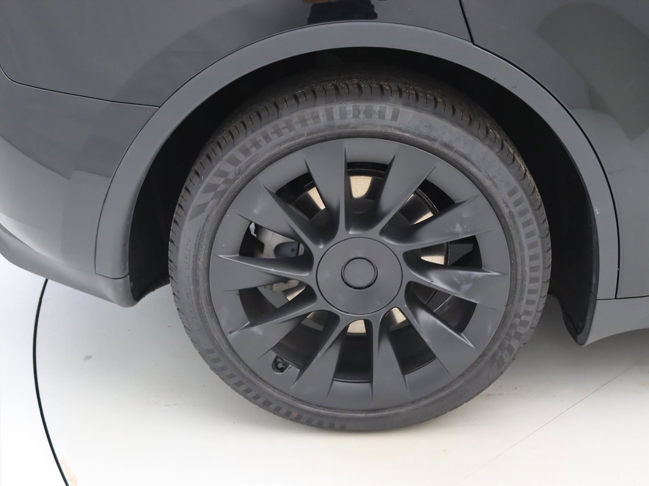 Tesla Model Y Standard RWD Plus 94% SoH [ AMD RYZEN+AUTOPILOT+20 INCH+PREMIUM AUDIO ] 13