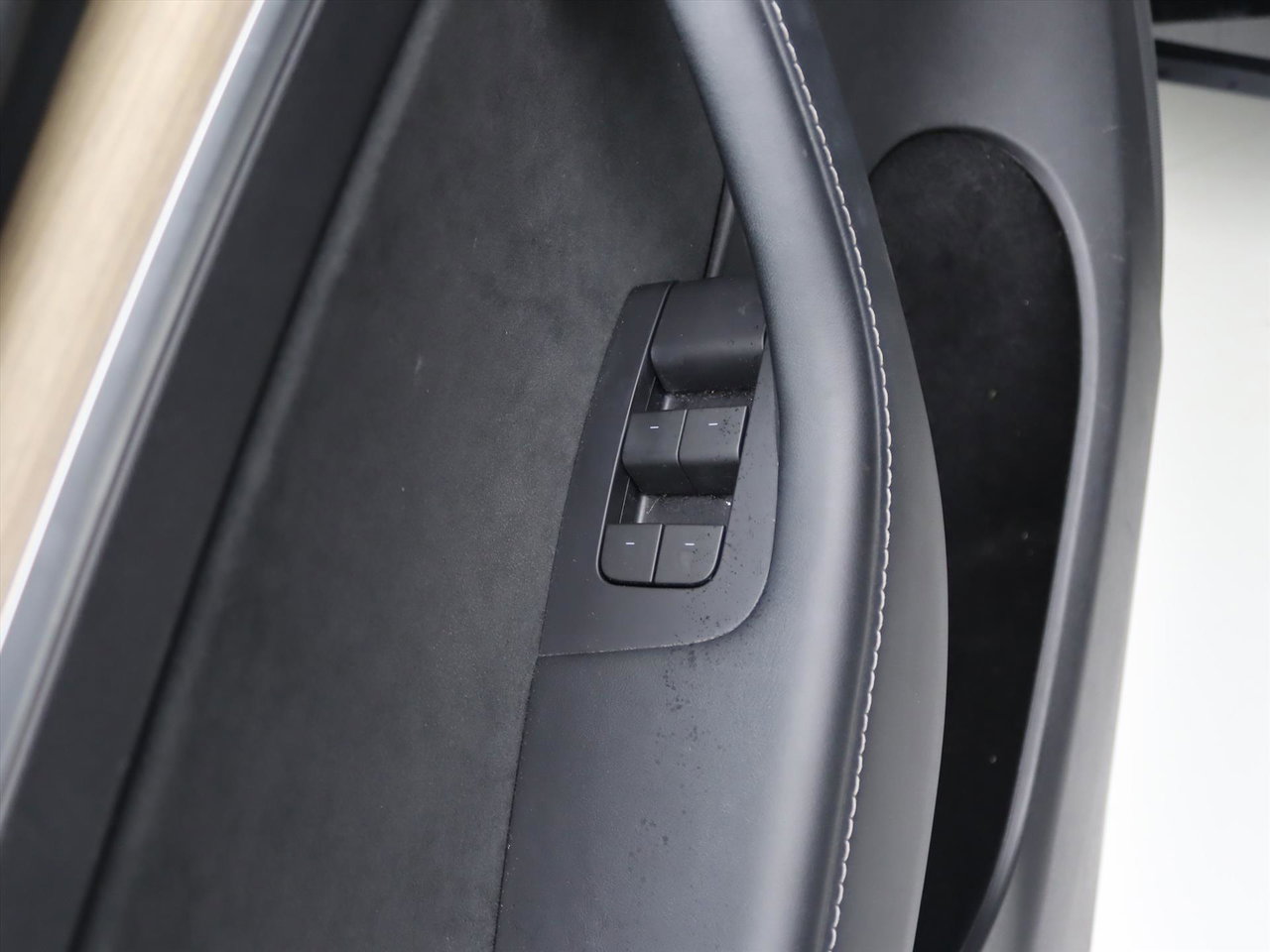 Tesla Model Y Standard RWD Plus 94% SoH [ AMD RYZEN+AUTOPILOT+20 INCH+PREMIUM AUDIO ] 23