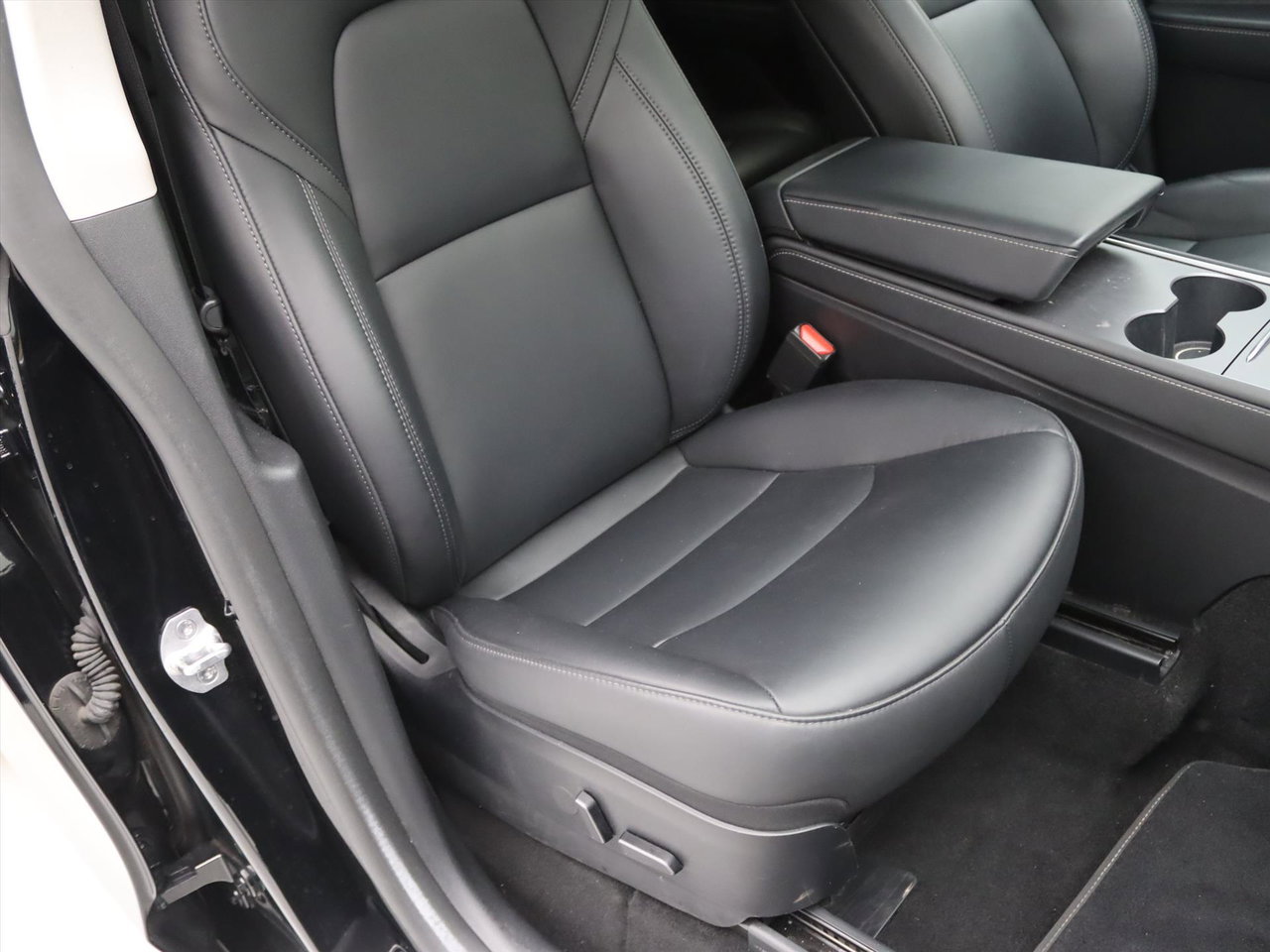 Tesla Model Y Standard RWD Plus 94% SoH [ AMD RYZEN+AUTOPILOT+20 INCH+PREMIUM AUDIO ] 19