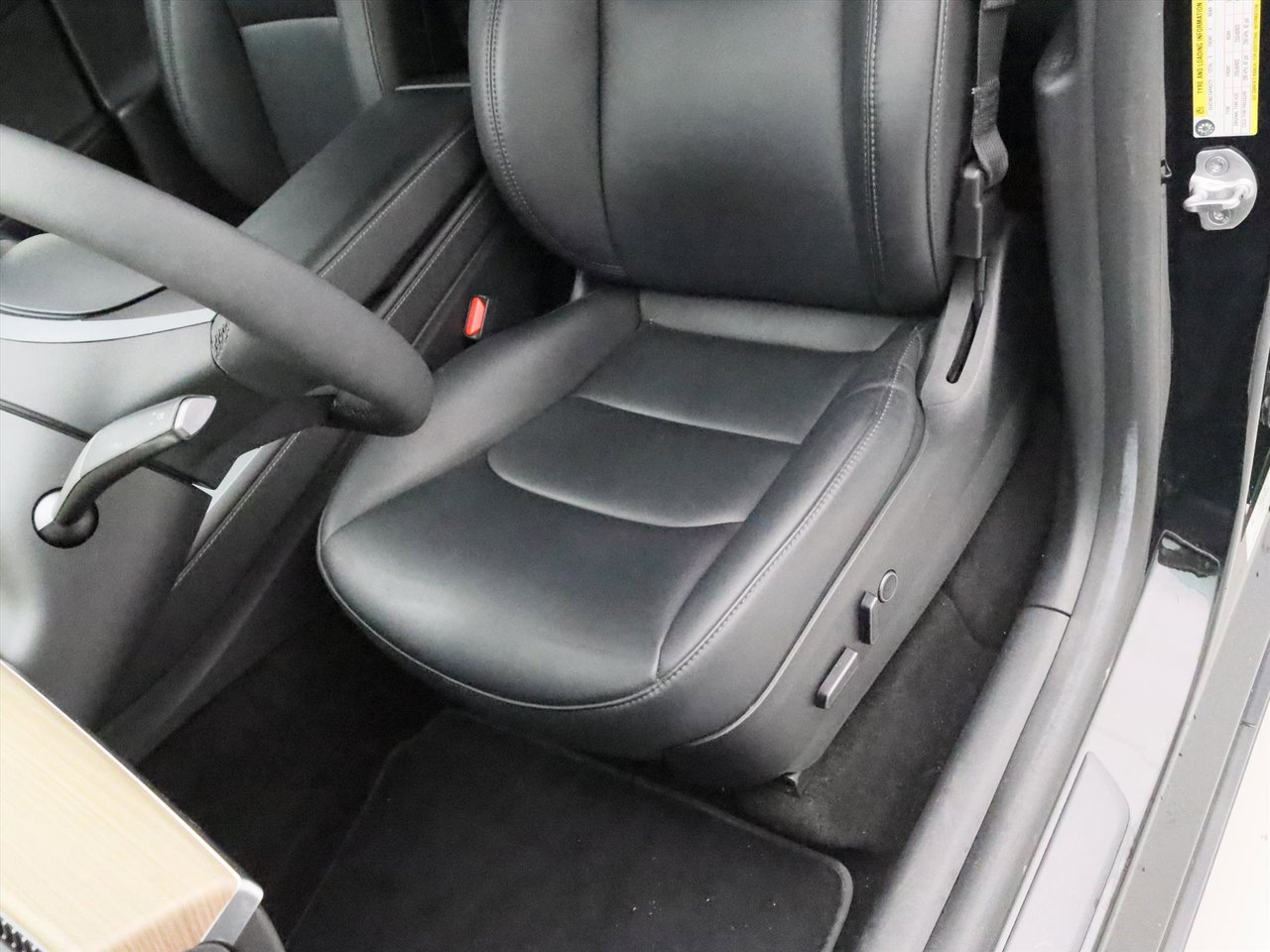 Tesla Model Y Standard RWD Plus 94% SoH [ AMD RYZEN+AUTOPILOT+20 INCH+PREMIUM AUDIO ] 25
