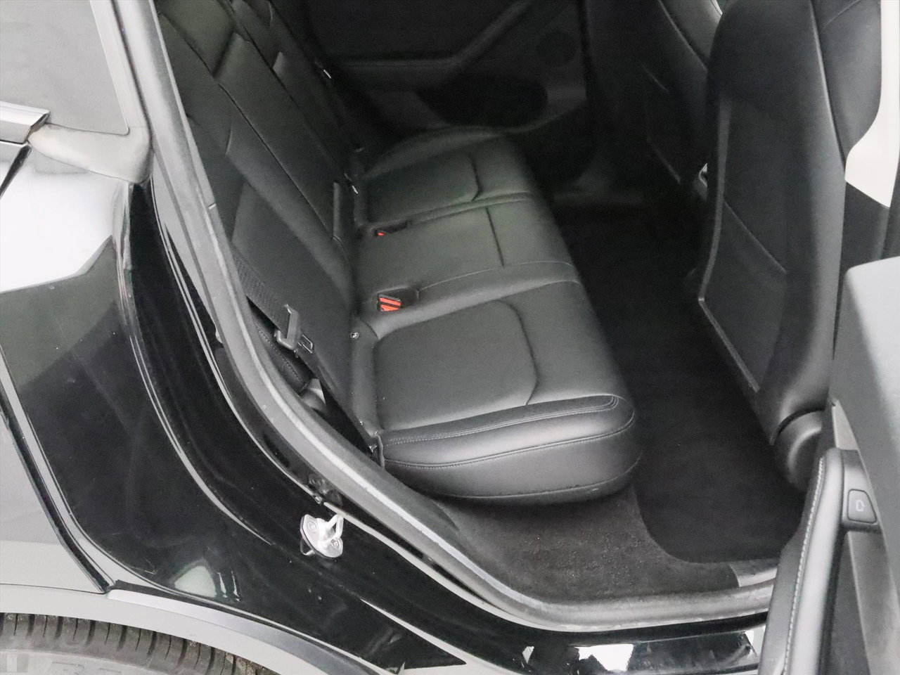 Tesla Model Y Standard RWD Plus 94% SoH [ AMD RYZEN+AUTOPILOT+20 INCH+PREMIUM AUDIO ] 17