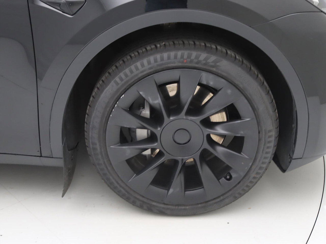 Tesla Model Y Standard RWD Plus 94% SoH [ AMD RYZEN+AUTOPILOT+20 INCH+PREMIUM AUDIO ] 14