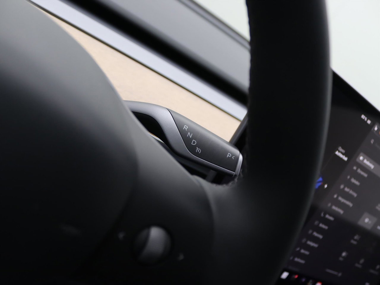 Tesla Model Y Standard RWD Plus 95.5% SoH [ AMD RYZEN+AUTOPILOT+19 INCH+PREMIUM AUDIO ] 23