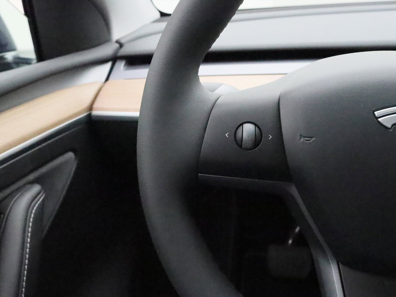 Tesla Model Y Standard RWD Plus 95.5% SoH [ AMD RYZEN+AUTOPILOT+19 INCH+PREMIUM AUDIO ] 22