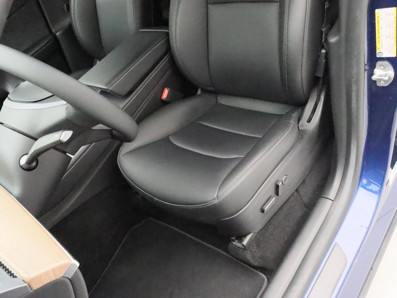 Tesla Model Y Standard RWD Plus 95.5% SoH [ AMD RYZEN+AUTOPILOT+19 INCH+PREMIUM AUDIO ] 19