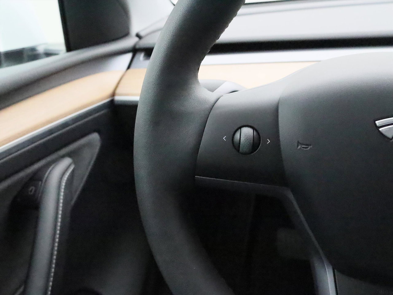 Tesla Model Y Long Range AWD 75kWh 351pk [ TREKHAAK+AMD RYZEN+AUTOPILOT+19 INCH+PREMIUM AUDIO ] 28