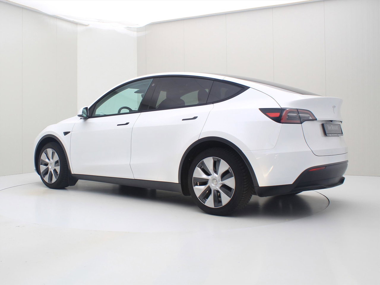 Tesla Model Y Standard RWD Plus 94.2% SoH [ AMD RYZEN+AUTOPILOT+19 INCH+PREMIUM AUDIO ] 4