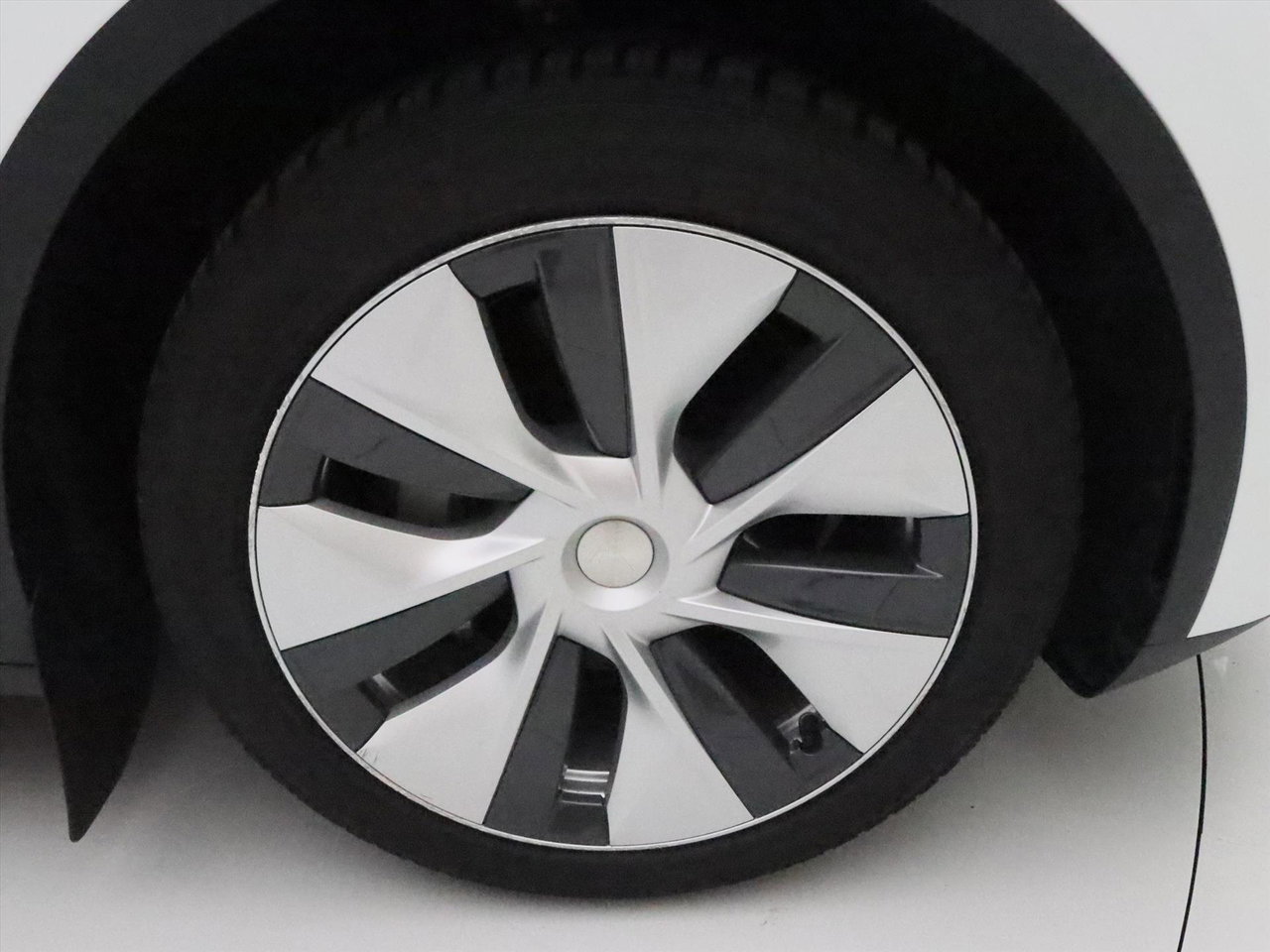 Tesla Model Y Standard RWD Plus 94.2% SoH [ AMD RYZEN+AUTOPILOT+19 INCH+PREMIUM AUDIO ] 12