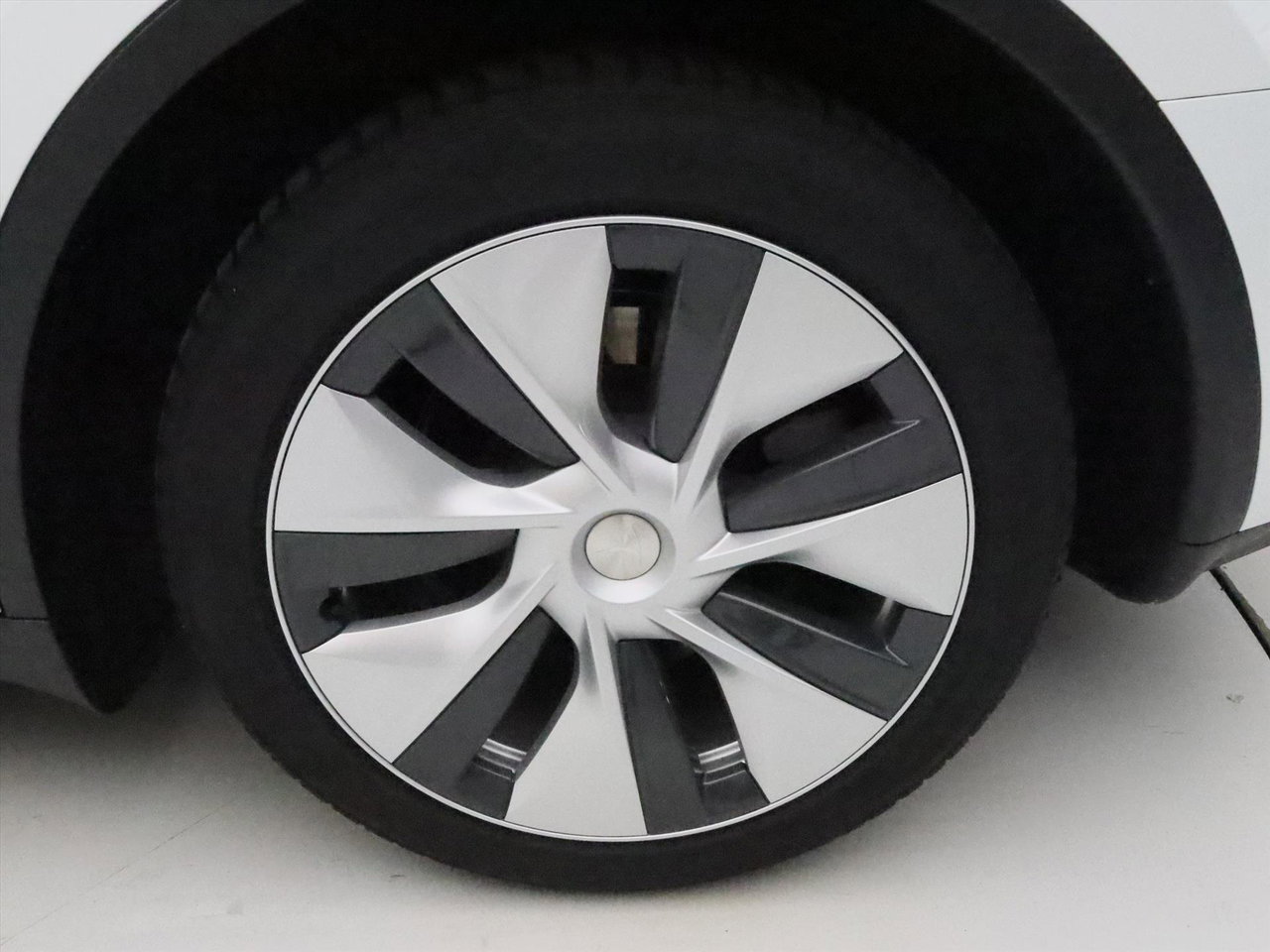 Tesla Model Y Standard RWD Plus 94.2% SoH [ AMD RYZEN+AUTOPILOT+19 INCH+PREMIUM AUDIO ] 14