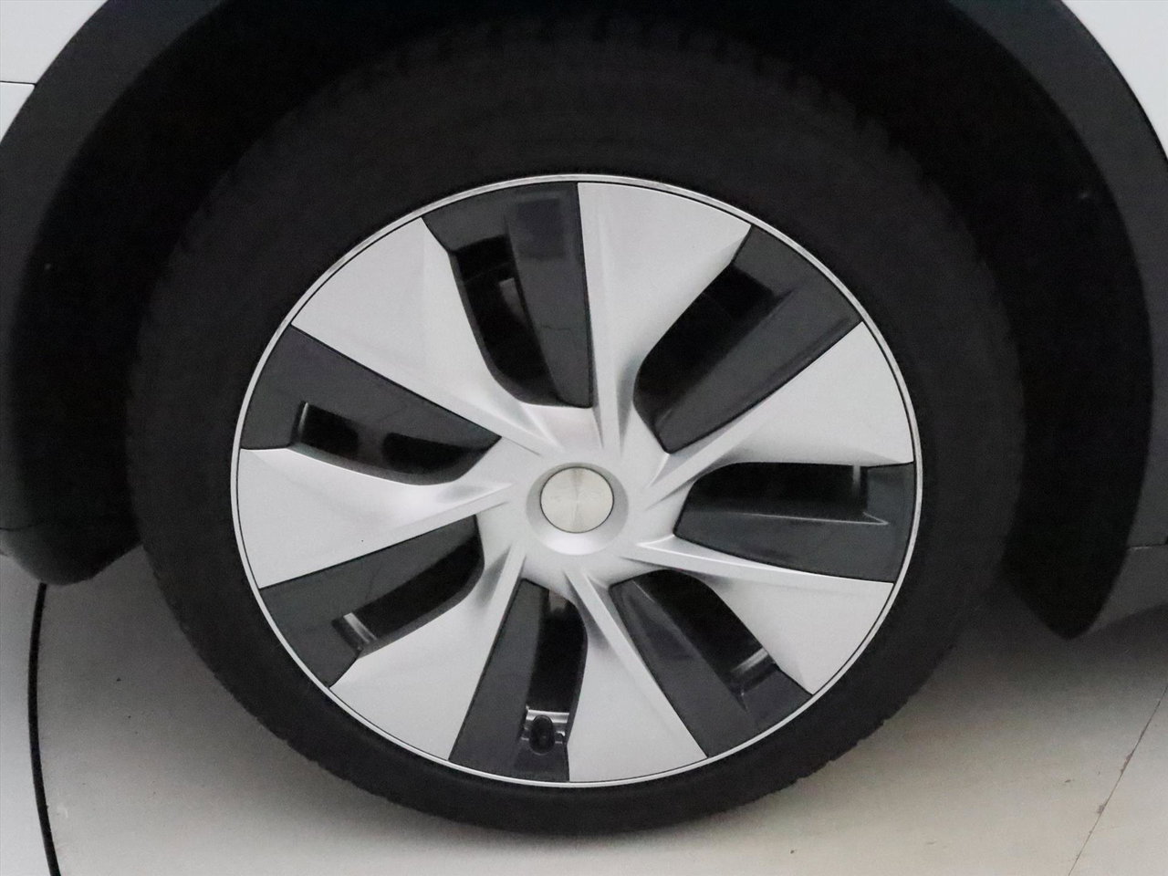 Tesla Model Y Standard RWD Plus 94.2% SoH [ AMD RYZEN+AUTOPILOT+19 INCH+PREMIUM AUDIO ] 11