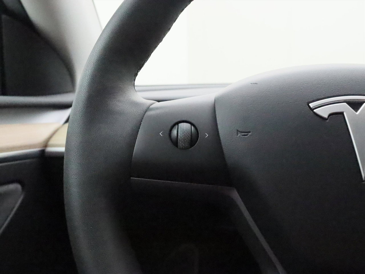 Tesla Model Y Standard RWD Plus 94.2% SoH [ AMD RYZEN+AUTOPILOT+19 INCH+PREMIUM AUDIO ] 23