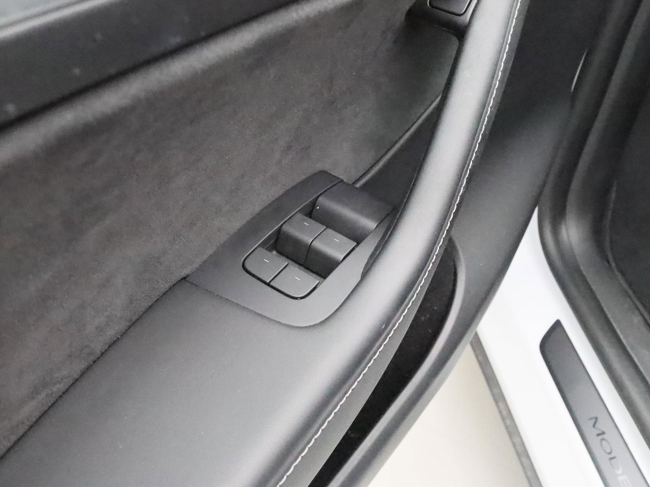 Tesla Model Y Standard RWD Plus 94.2% SoH [ AMD RYZEN+AUTOPILOT+19 INCH+PREMIUM AUDIO ] 21
