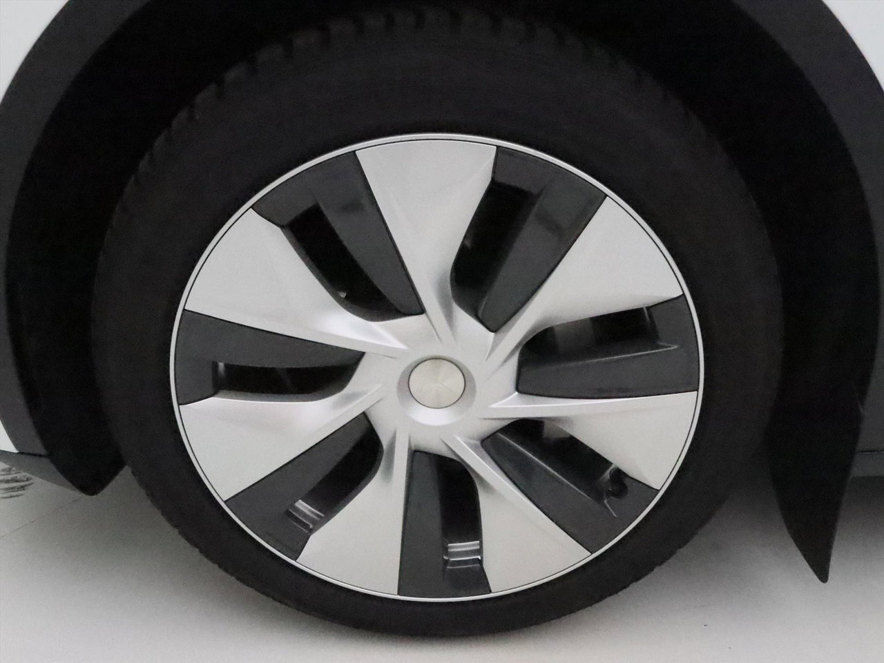 Tesla Model Y Standard RWD Plus 94.2% SoH [ AMD RYZEN+AUTOPILOT+19 INCH+PREMIUM AUDIO ] 13