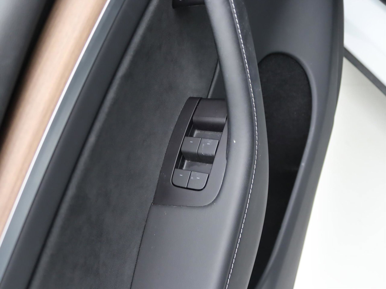 Tesla Model Y Long Range AWD 75kWh 351pk 95.2% SoH [ TREKHAAK+AMD RYZEN+AUTOPILOT+19 INCH+PREMIUM AUDIO ] 29