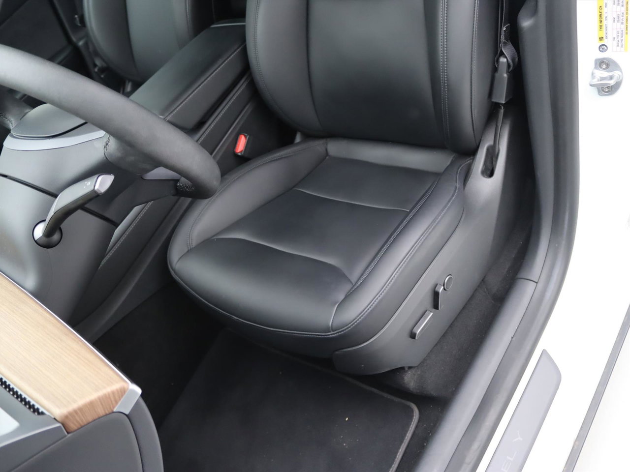 Tesla Model Y Long Range AWD 75kWh 351pk 95.2% SoH [ TREKHAAK+AMD RYZEN+AUTOPILOT+19 INCH+PREMIUM AUDIO ] 20