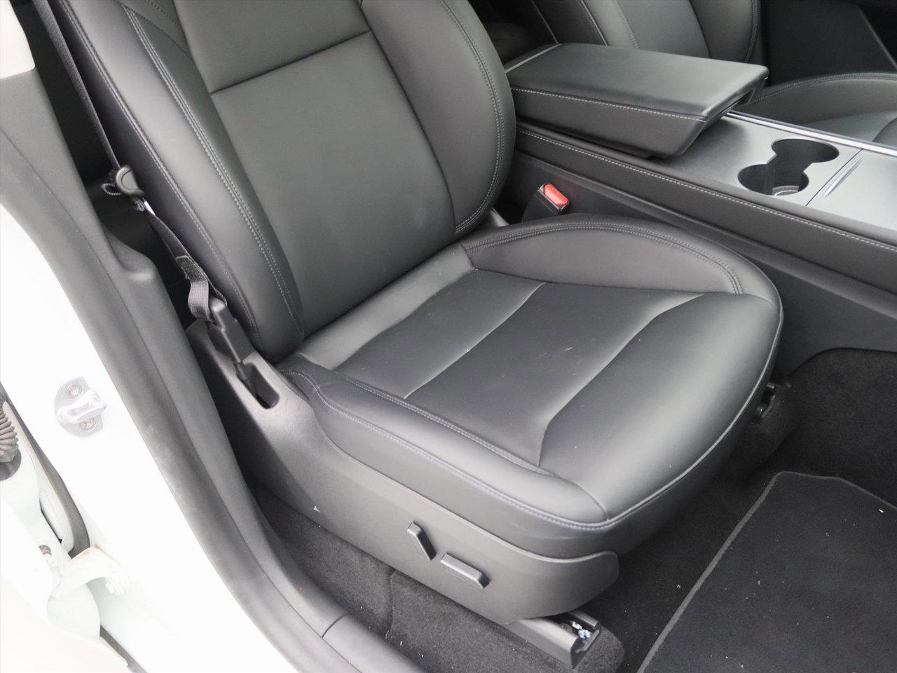 Tesla Model Y Long Range AWD 75kWh 351pk 95% SoH [ TREKHAAK+AMD RYZEN+AUTOPILOT+19 INCH+PREMIUM AUDIO ] 21