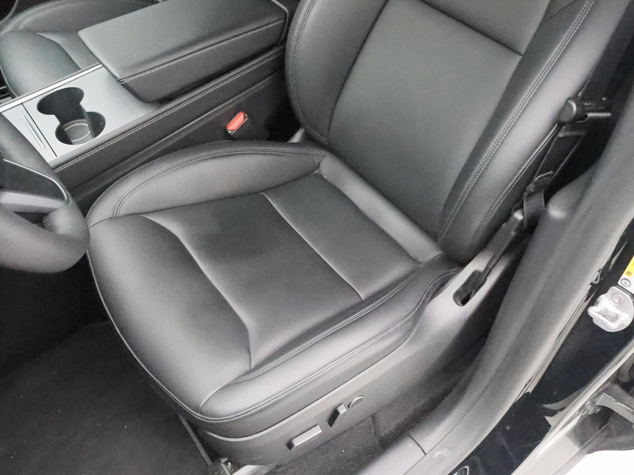 Tesla Model Y Long Range AWD 75kWh 351pk 94.4% SoH [ TREKHAAK+AMD RYZEN+AUTOPILOT+19 INCH+PREMIUM AUDIO ] 19