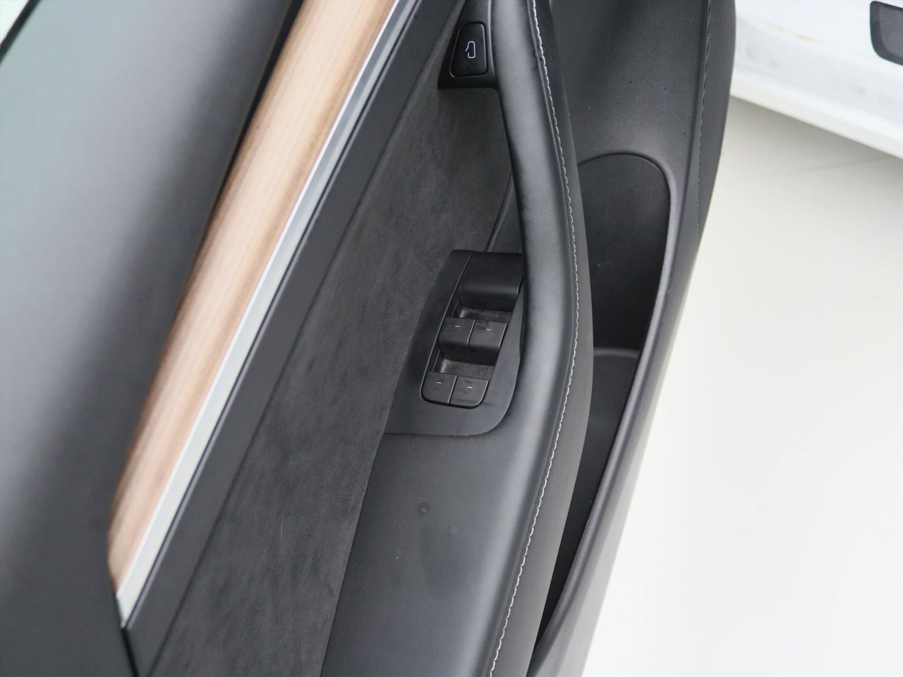 Tesla Model 3 Standard RWD Plus UPGRADE 94.7% SoH [ LFP-ACCU+WARMTEPOMP+AUTOPILOT+60 kWh ] 24