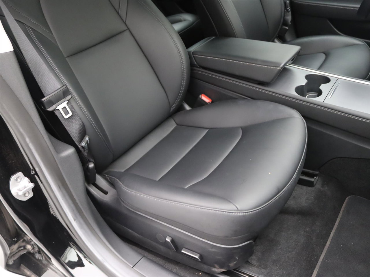 Tesla Model 3 Performance AWD 534pk 75 kWh 94.3% SoH [ AMD RYZEN+AUTOPILOT+20 INCH+PREMIUM AUDIO ] 17