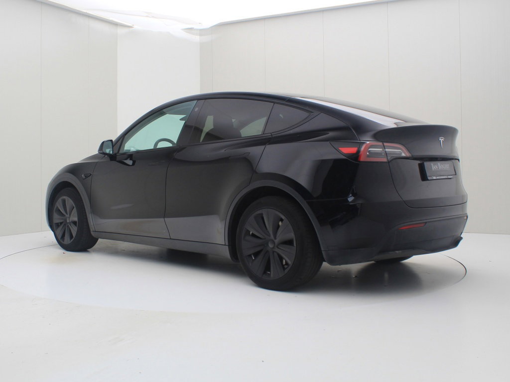Tesla Model Y 3