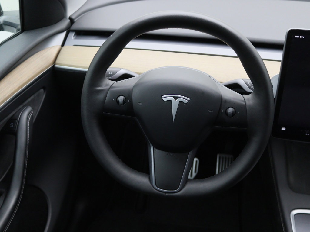 Tesla Model Y 25