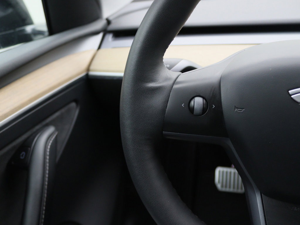 Tesla Model Y 26