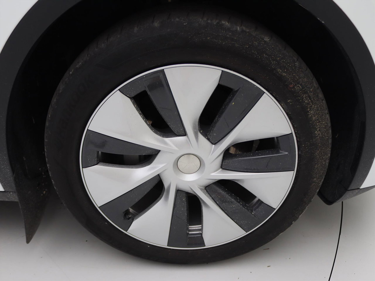 Tesla Model Y Standard RWD Plus 94.1% SoH [ AMD RYZEN+AUTOPILOT+19 INCH+PREMIUM AUDIO ] 16