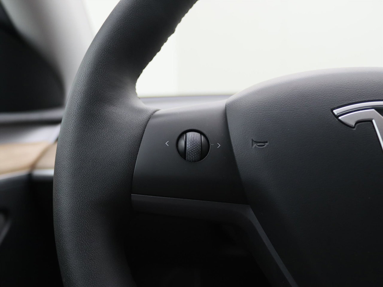 Tesla Model Y Standard RWD Plus 94.1% SoH [ AMD RYZEN+AUTOPILOT+19 INCH+PREMIUM AUDIO ] 22