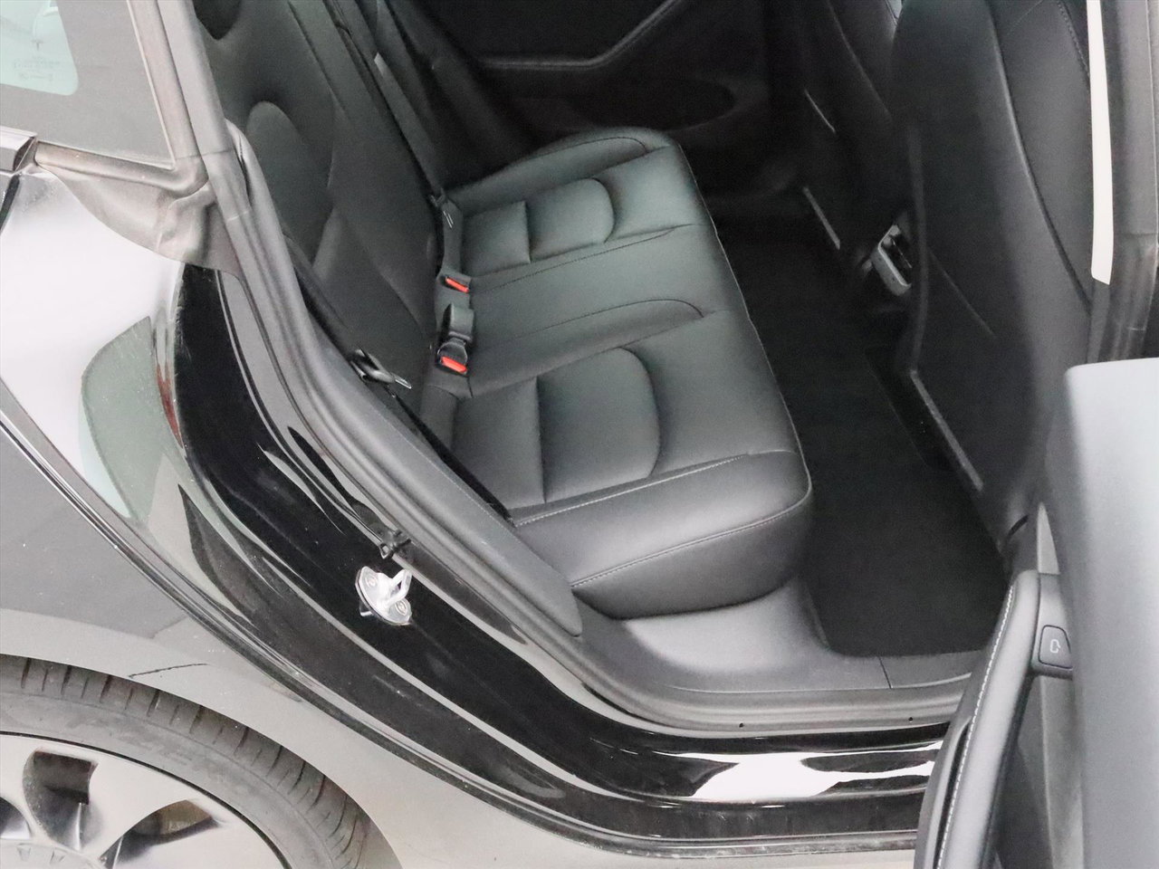 Tesla Model 3 Performance AWD 534pk 75 kWh 93,5% SoH [ AMD RYZEN+AUTOPILOT+20 INCH+PREMIUM AUDIO ] 17