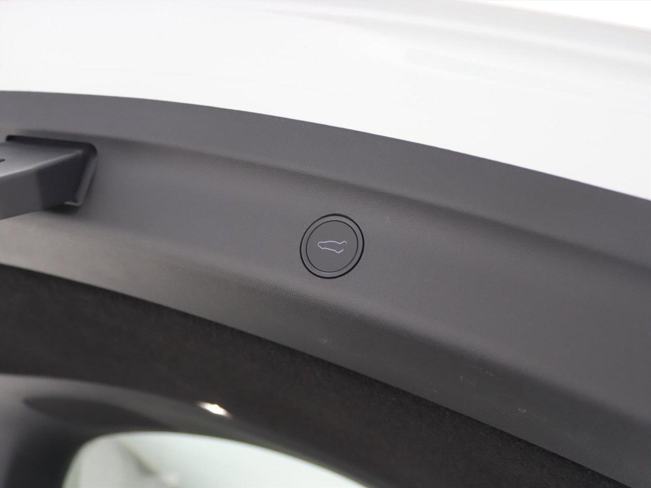 Tesla Model Y Long Range RWD 75kWh 299pk 94.5% SoH [ AMD RYZEN+AUTOPILOT+19 INCH+PREMIUM AUDIO ] 12