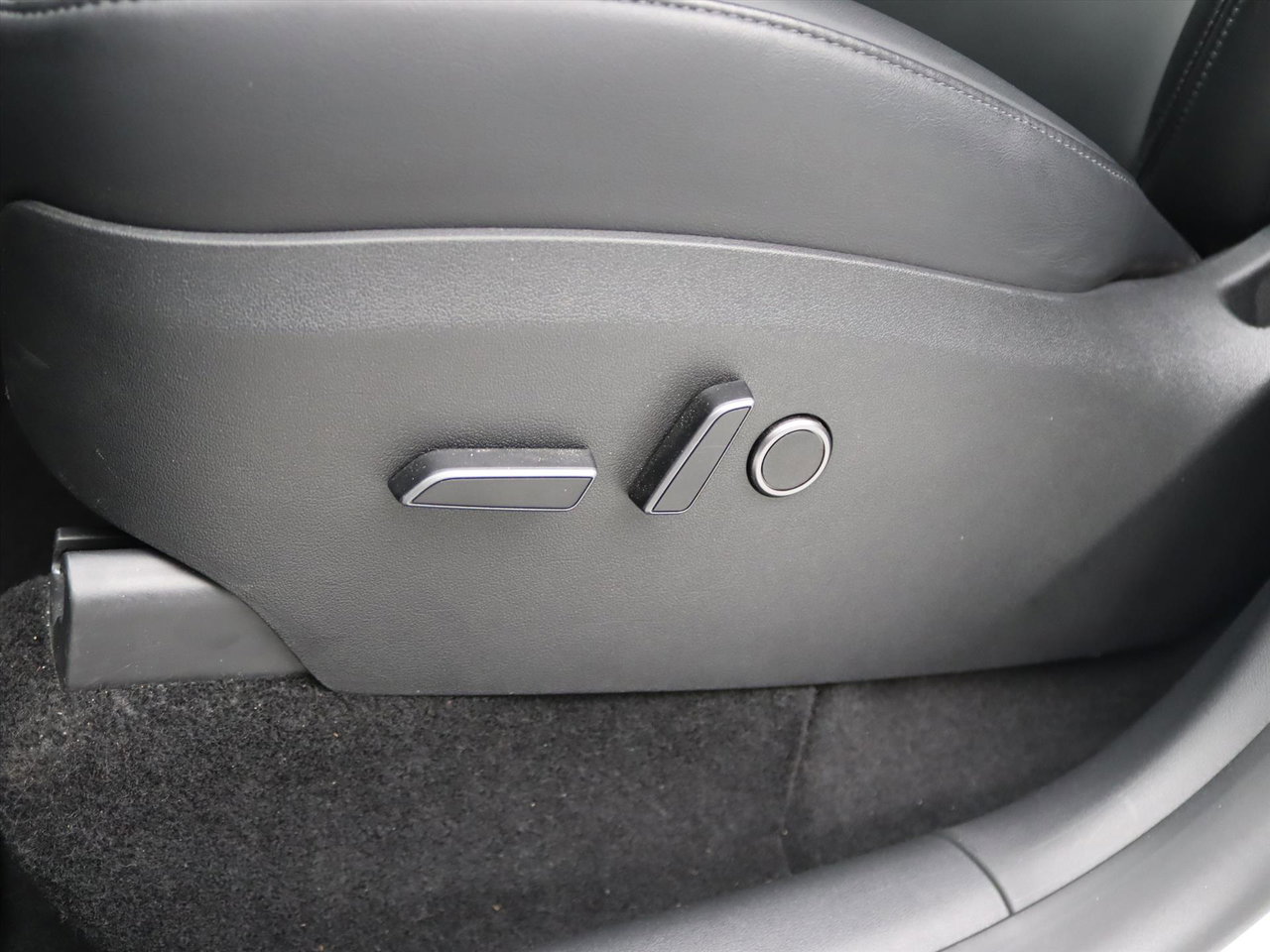 Tesla Model Y Long Range RWD 75kWh 299pk 94.5% SoH [ AMD RYZEN+AUTOPILOT+19 INCH+PREMIUM AUDIO ] 26