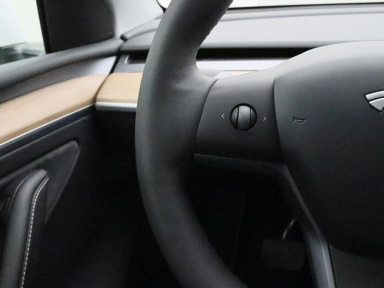 Tesla Model Y Long Range RWD 75kWh 299pk 94.5% SoH [ AMD RYZEN+AUTOPILOT+19 INCH+PREMIUM AUDIO ] 29