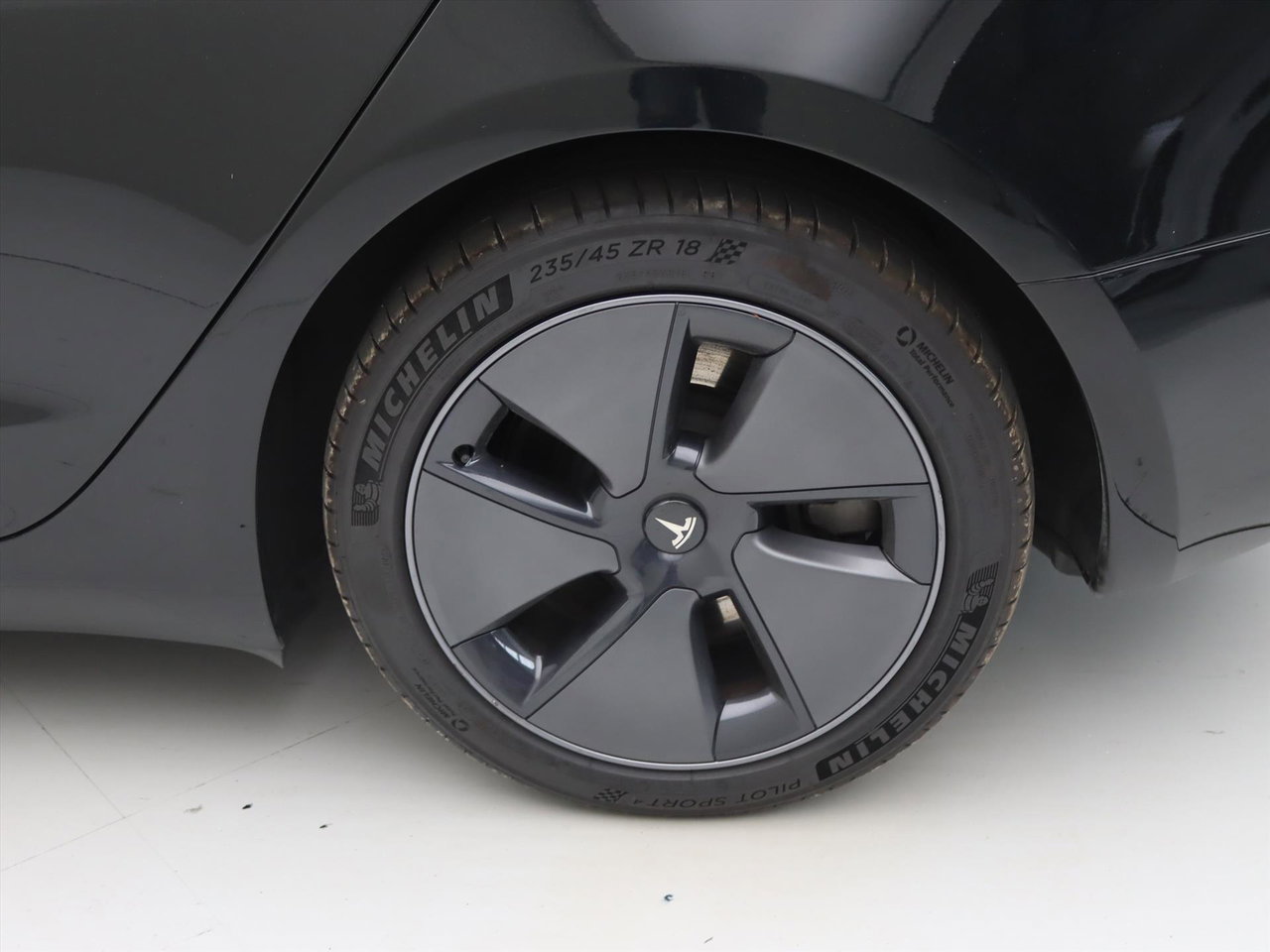 Tesla Model 3 Standard RWD Plus UPGRADE 93.5% SoH [ AMD RYZEN+LFP-ACCU+WARMTEPOMP+AUTOPILOT+60 kWh ] 24