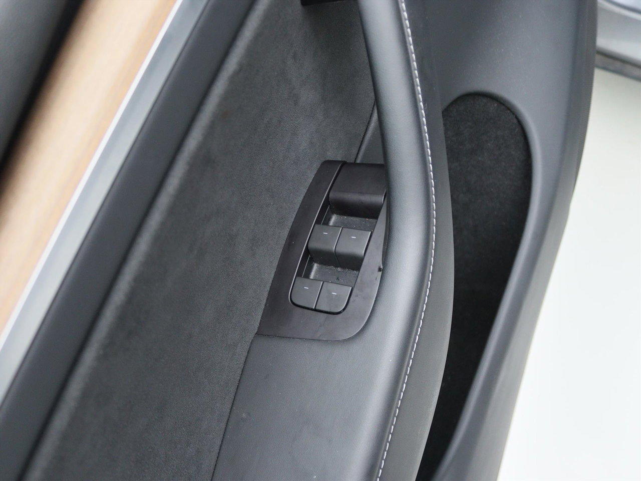 Tesla Model Y Long Range AWD 351pk 96,6% SoH [ QUICKSILVER+TREKHAAK+AMD RYZEN+ENHANCED AUTOPILOT+PREMIUM AUDIO ] 25