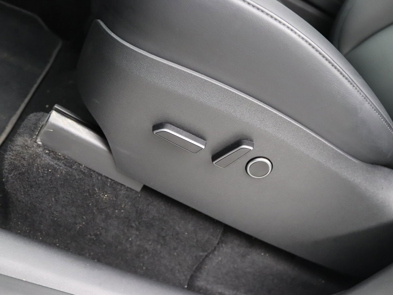 Tesla Model Y Long Range AWD 351pk 96,6% SoH [ QUICKSILVER+TREKHAAK+AMD RYZEN+ENHANCED AUTOPILOT+PREMIUM AUDIO ] 26