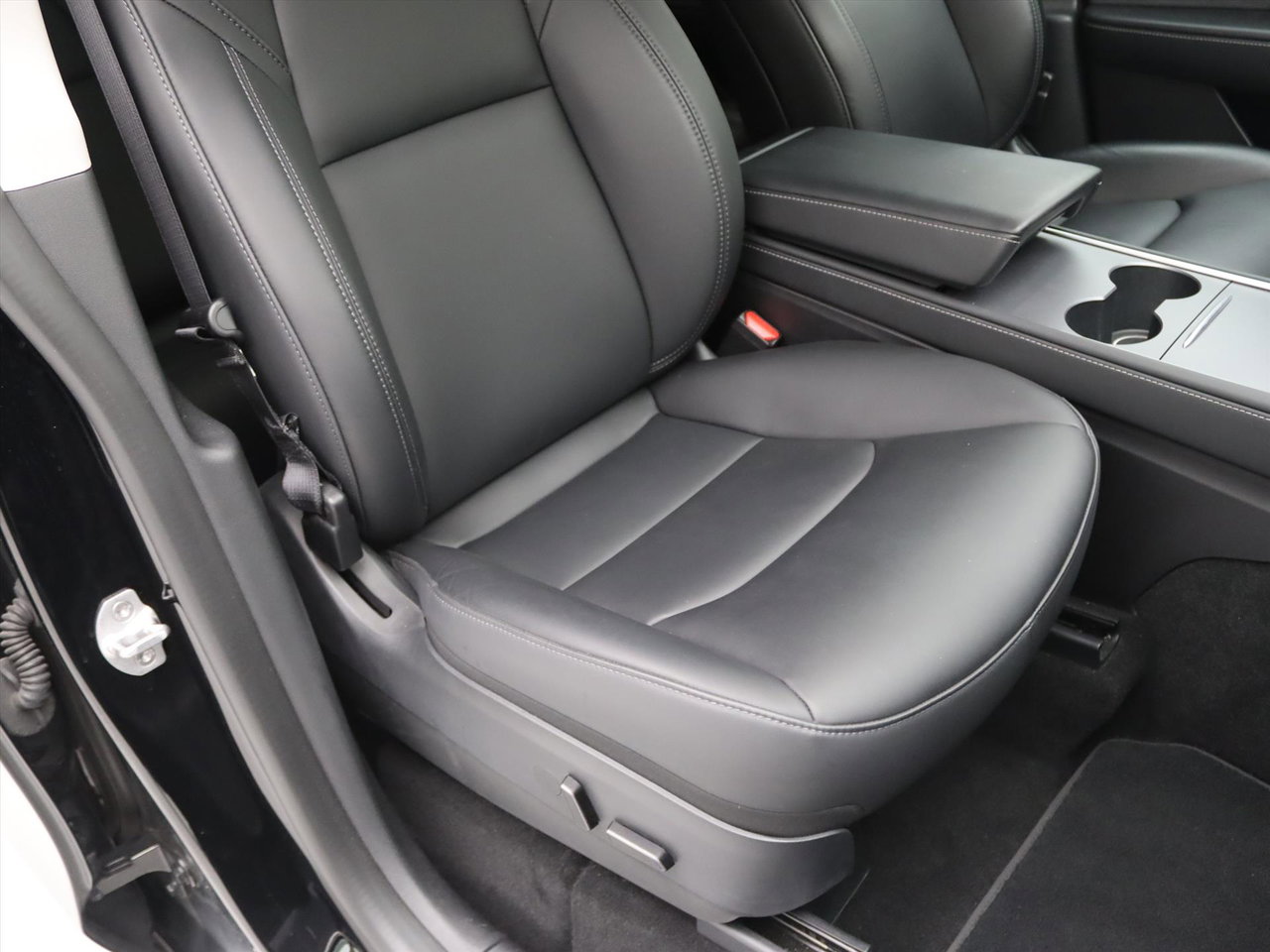 Tesla Model Y Standard RWD Plus 94.6% SoH [ AMD RYZEN+AUTOPILOT+19 INCH+PREMIUM AUDIO ] 17