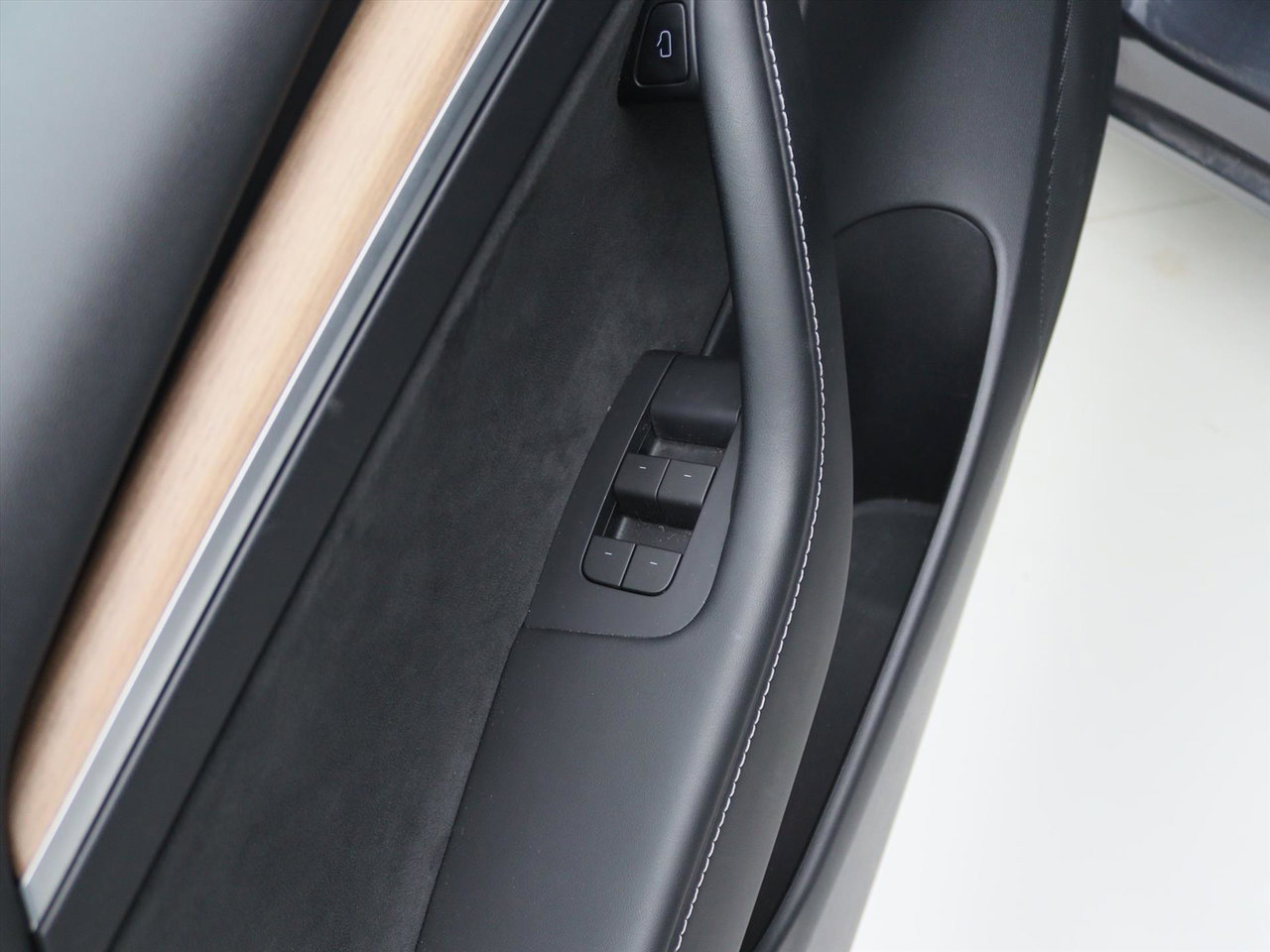Tesla Model 3 Long-Range AWD 351pk 75 kWh UPGRADE 94% SoH [ TREKHAAK+WARMTEPOMP+AUTOPILOT ] 25
