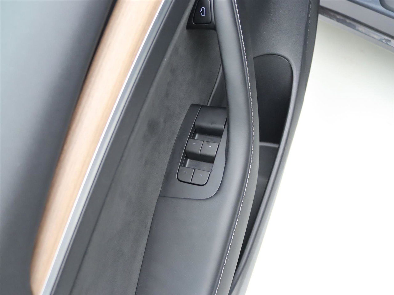 Tesla Model 3 Standard RWD Plus UPGRADE 93.8% SoH [ AMD RYZEN+LFP-ACCU+WARMTEPOMP+AUTOPILOT ] 25
