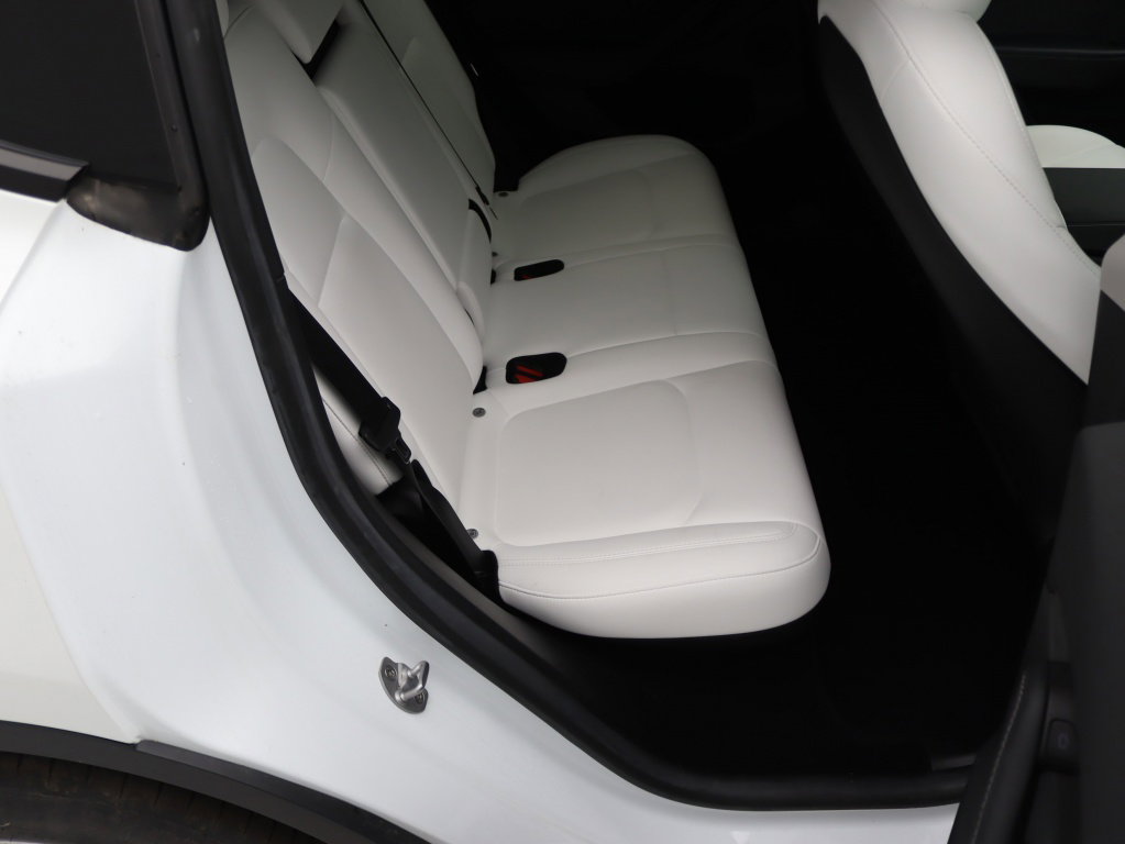 Tesla Model Y 17