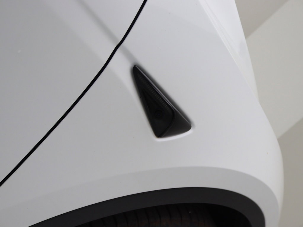 Tesla Model Y 29