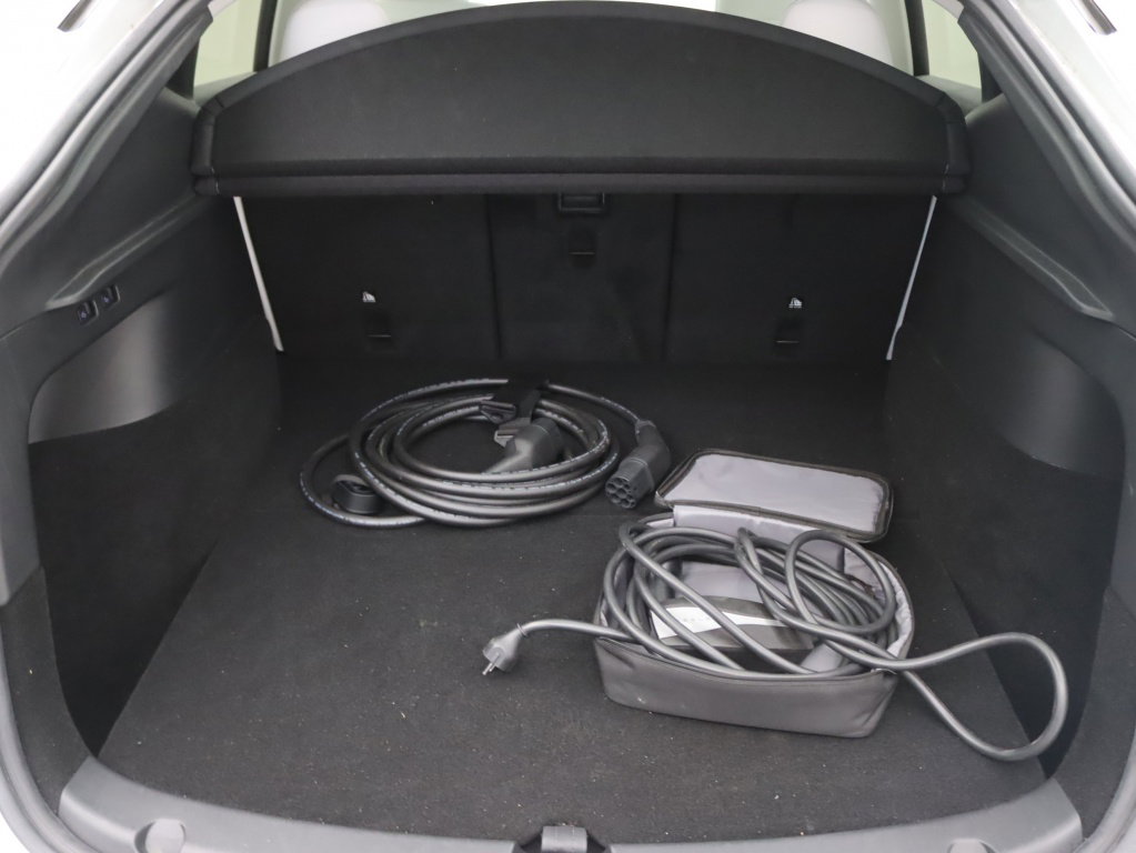 Tesla Model Y 28