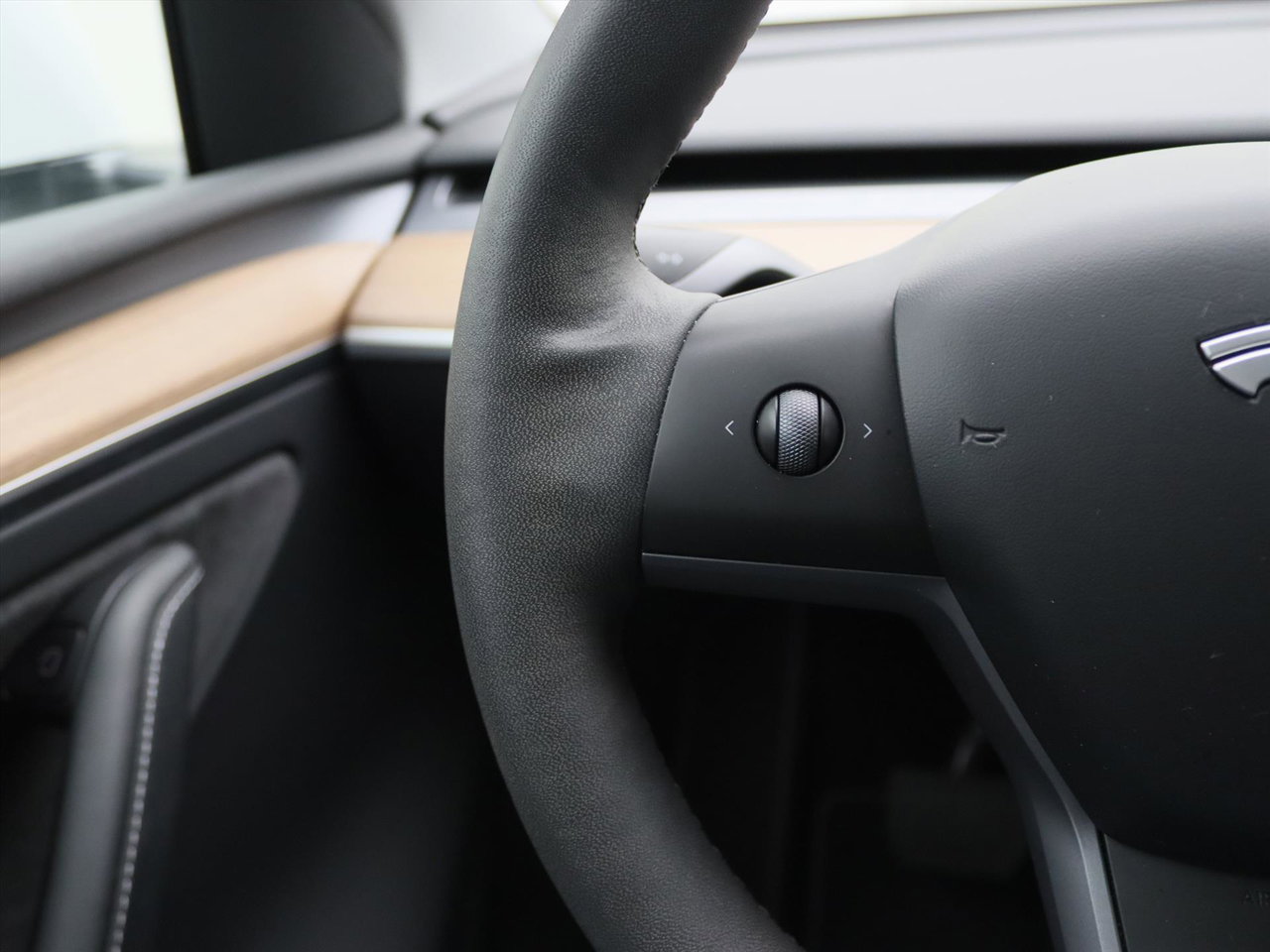 Tesla Model Y Long Range AWD 75kWh 351pk 91,3% SoH [ AMD RYZEN+AUTOPILOT+19 INCH+PREMIUM AUDIO ] 28