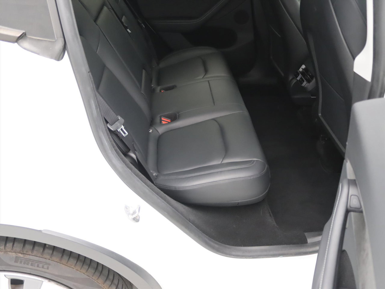 Tesla Model Y Long Range AWD 75kWh 351pk 91,3% SoH [ AMD RYZEN+AUTOPILOT+19 INCH+PREMIUM AUDIO ] 16