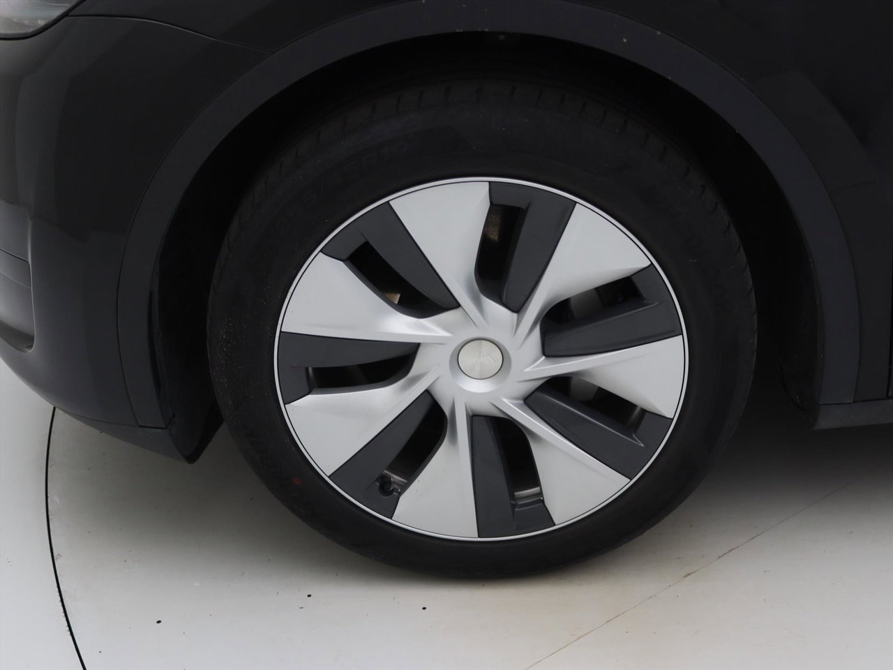 Tesla Model Y Standard RWD Plus 93.5% SoH [ AMD RYZEN+AUTOPILOT+19 INCH+PREMIUM AUDIO ] 22