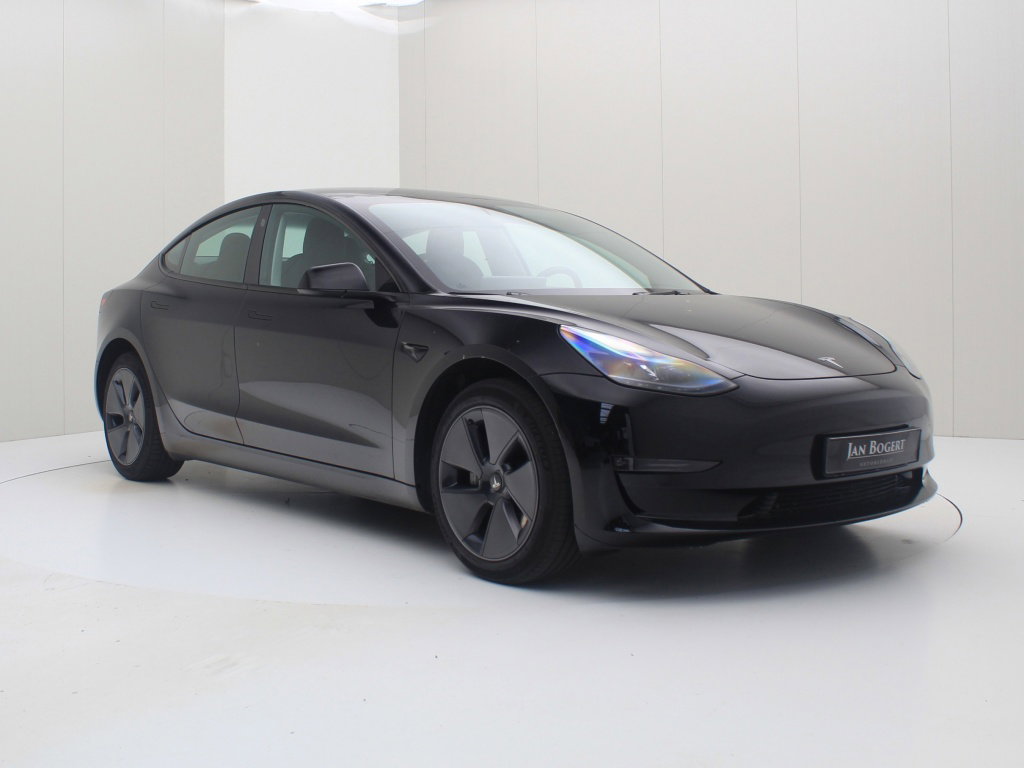 Tesla Model 3 5