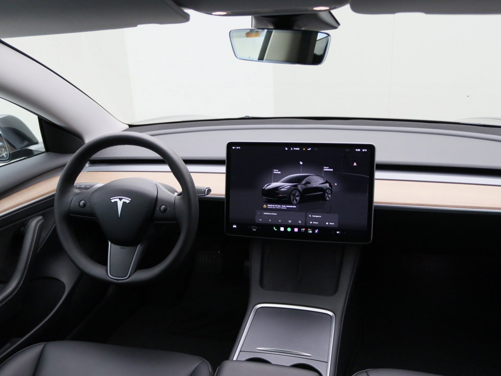 Tesla Model 3 2