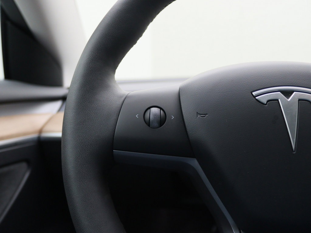Tesla Model 3 22