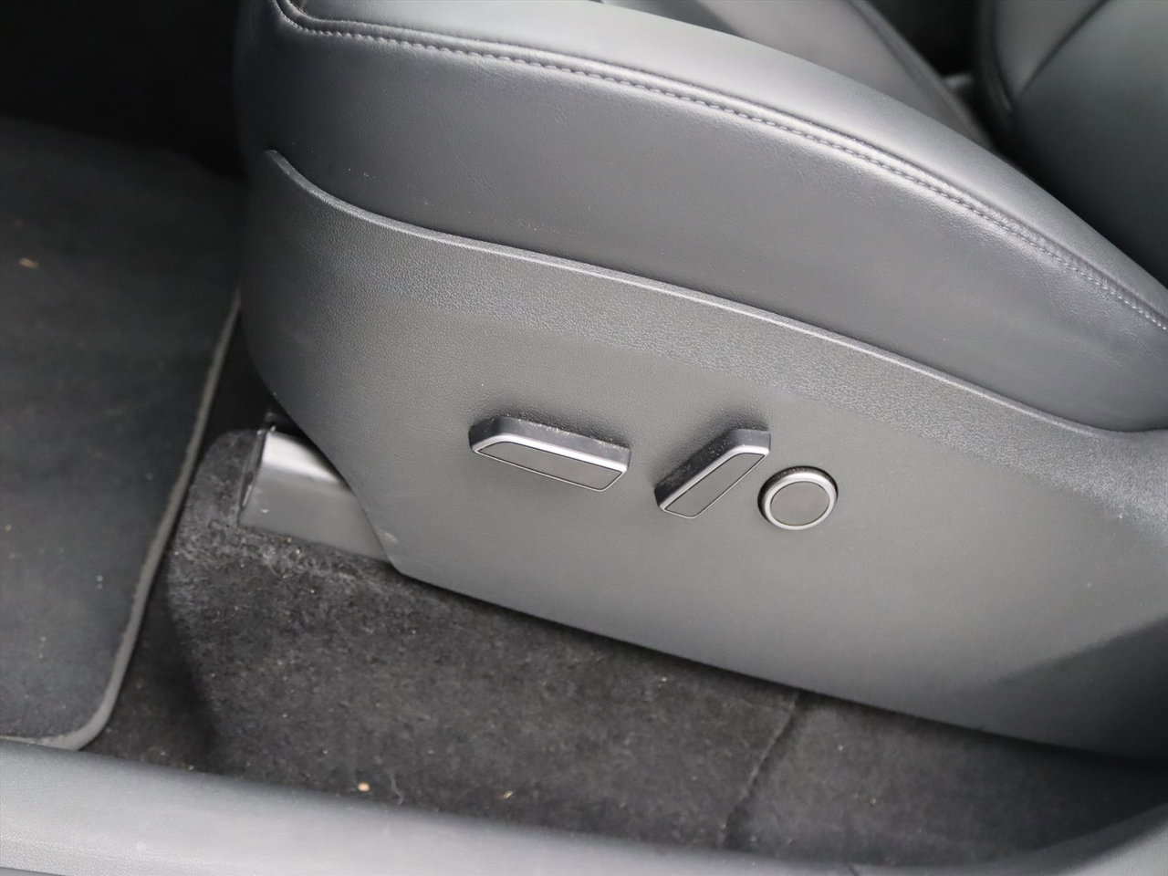 Tesla Model Y Long Range AWD 75kWh 351pk 92.2% SoH [ AMD RYZEN+AUTOPILOT+20 INCH+PREMIUM AUDIO ] 20