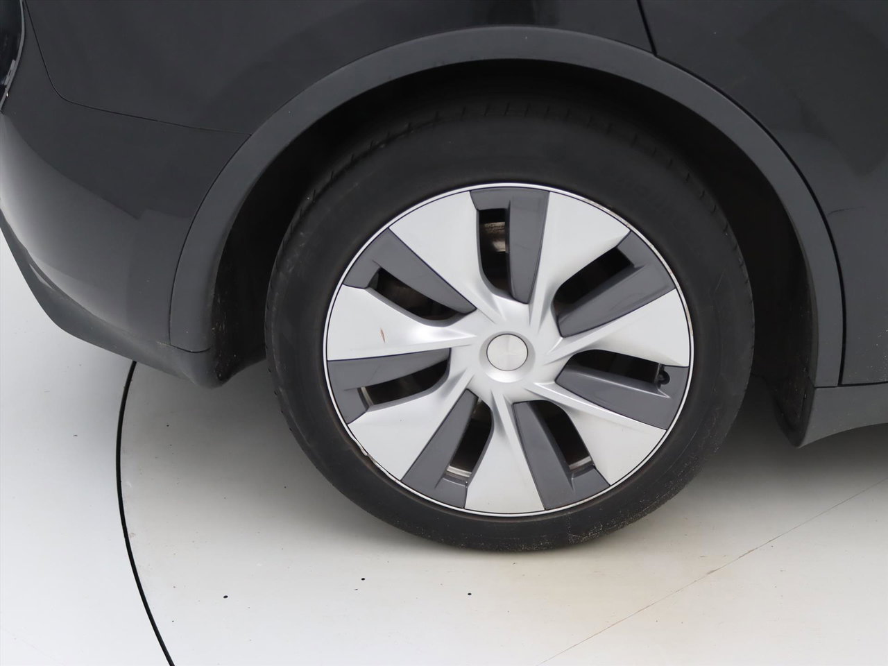 Tesla Model Y Standard RWD Plus 95% SoH [ AMD RYZEN+AUTOPILOT+19 INCH+PREMIUM AUDIO ] 12